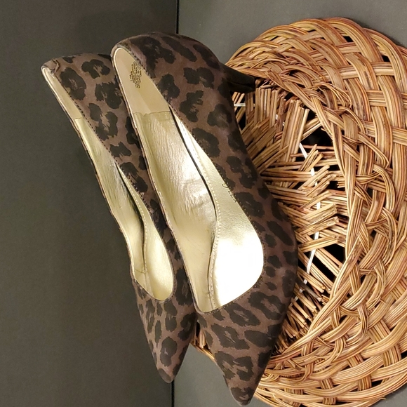 Anne Klein I flex Heels Animal Skin look. SIZE 7.5M - Picture 4 of 9